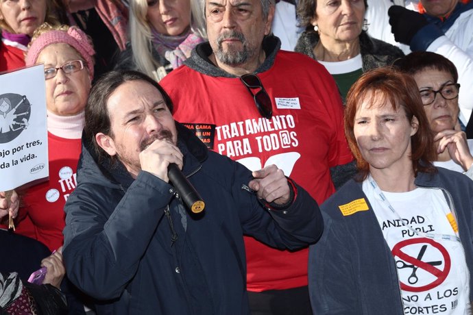 Pablo Iglesias en la concentración por el encierro en el Hospital 12 de Octubre