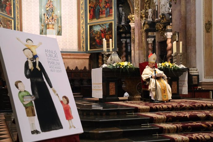 El cardenal ha ofrecido la eucarística por el IV centenario de las Pías