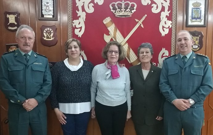 Reunión de la Guardia Civil con antiguas matronas