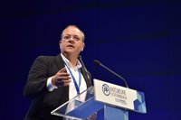 Monago avanza el "inicio de una nueva etapa" en Extremadura, donde "falta mucha faena" porque el gobierno "está verde"