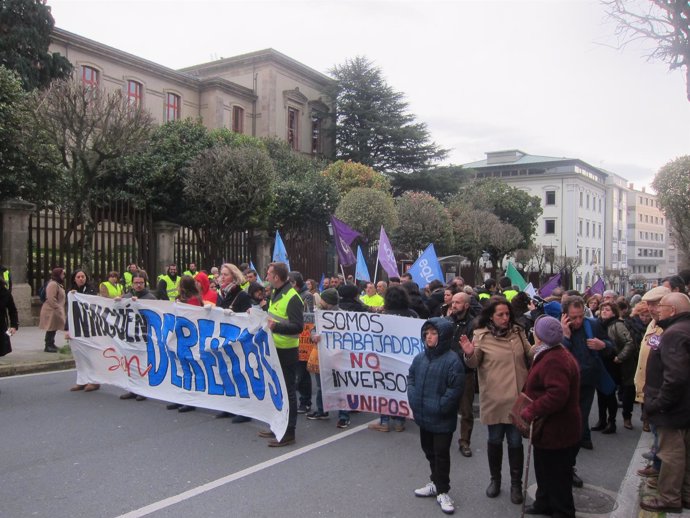 Manifestación convocada en Santiago por Imos! e varios colectivos sociais  