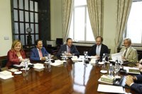 PP y PSOE ofrecerán a Puigdemont la Comisión de CCAA si quiere explicar en el Senado su referéndum