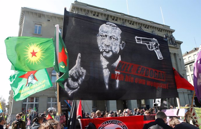 Manifestación contra Erdogan en Berna