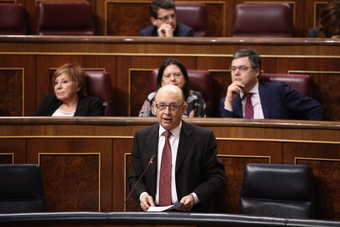 Cristóbal Montoro, ministro de Hacienda 