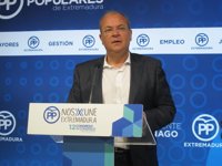 Monago se marca como objetivo que el PP sea "útil desde la oposición" para "ser útil desde el gobierno" en 2019