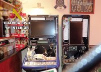 Detenido por robar más de 1.800€ de las tragaperras de su propio bar