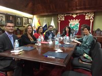 La secretaria de Estado de Turismo se compromete a mediar en las regulaciones autonómicas del alquiler vacacional