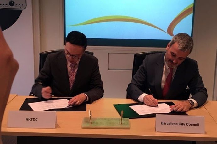 Firma del acuerdo entre Barcelona y el HKTDC