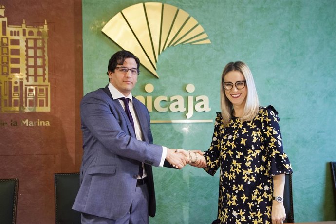  Rafael Muñoz Fundación Unicaja Y Patricia Alba Delegadad De Educación