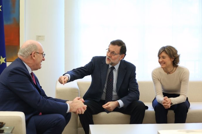 Mariano Rajoy e Isabel García Tejerina con Phil Hogan