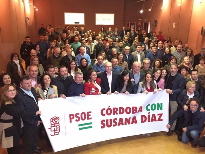Militantes y dirigentes del PSOE cordobés apoyan la candidatura de Susana Díaz