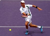 Bautista remonta a Querrey y se cita con Federer en octavos de Miami