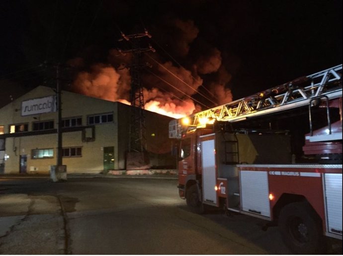 Incendio en nave industrial de Getafe