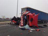 Heridos dos camioneros en una colisión múltiple en la M-50