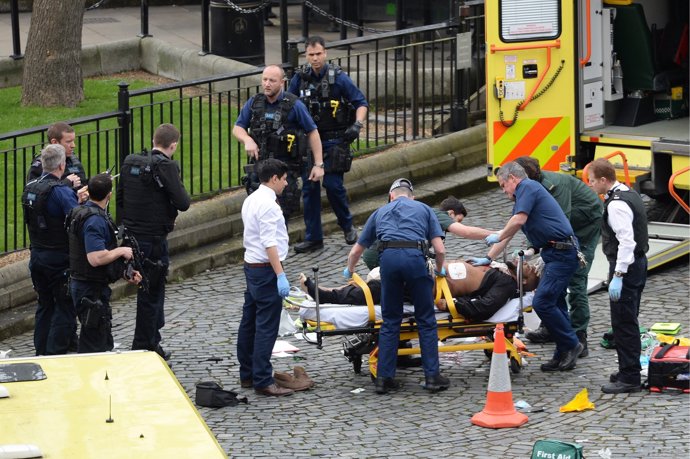 El terrorista de Londres Khalid Masood dut en llitera