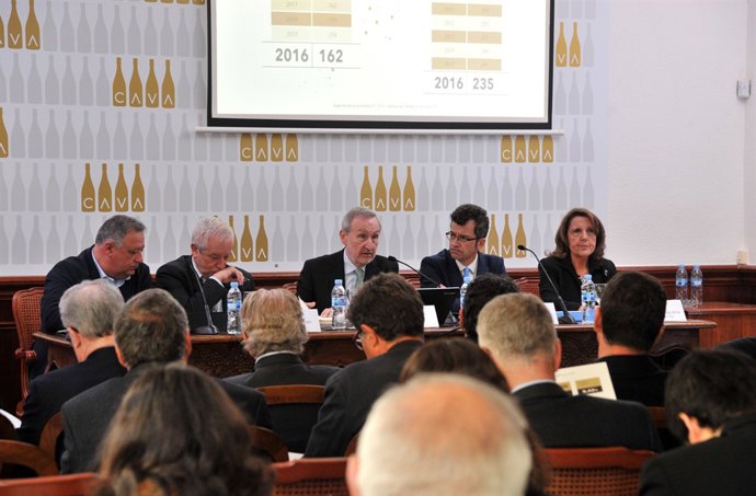 El Cava supera los 245 millones de botellas en 2016