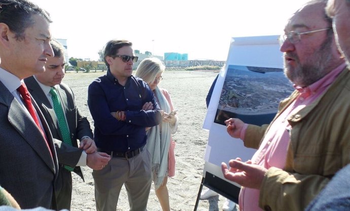 Antonio Sanz en la visita a las obras de emergencia por el temporal