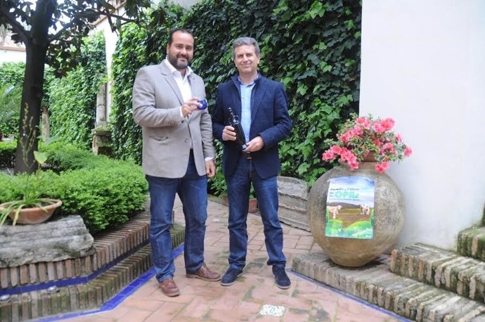 Sánchez (dcha.) y Félix durante la presentación