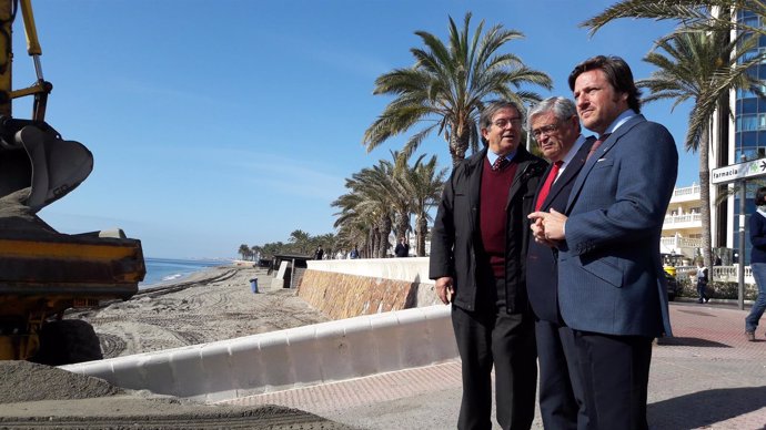 García Lorca visita las obras de emergencia en Roquetas de Mar
