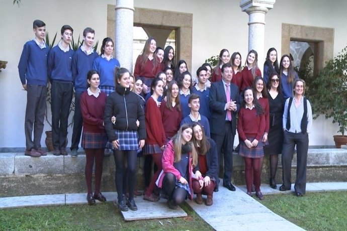 Vara con alumnos de colegio de Badajoz