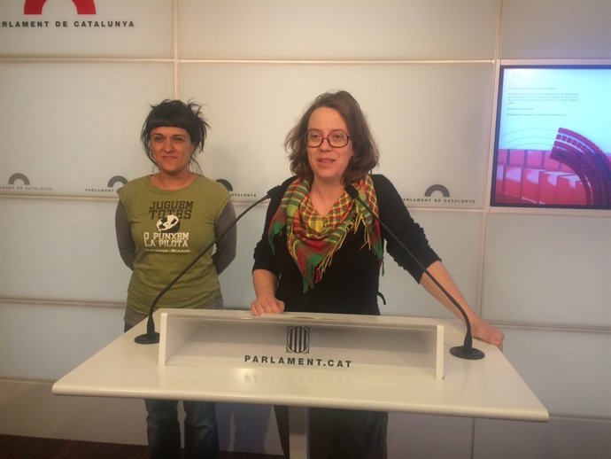Les diputades de la CUP Eulàlia Reguant i Anna Gabriel