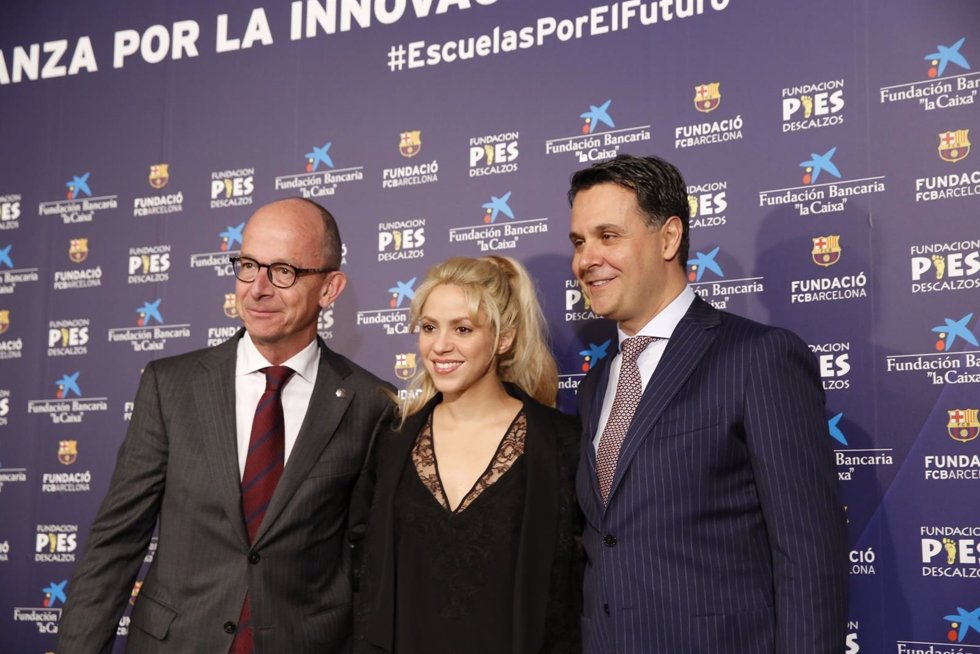 Shakira, Jordi Cardoner y Xavier Bertolín/ Cedida por Fundación La Caixa