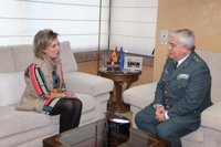 El nuevo general jefe de la Guardia Civil en CyL, Javier Sualdea, se presenta ante la delegada del Gobierno