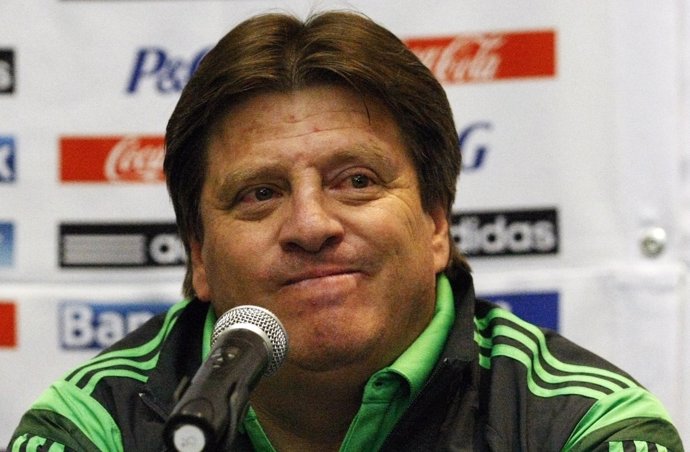 Mexico's coach Miguel Herrera gestures during a news conference in Mexico City