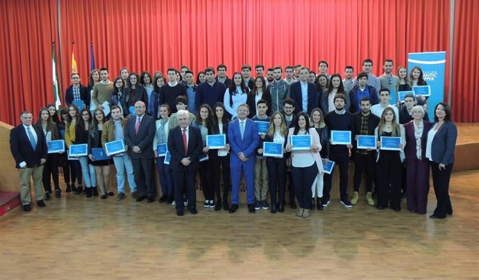 Entrega de las vecas de la Fundación Atlantic Copper. 