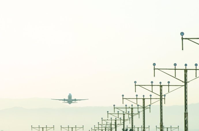 Aeropuerto de Málaga, Avión, 