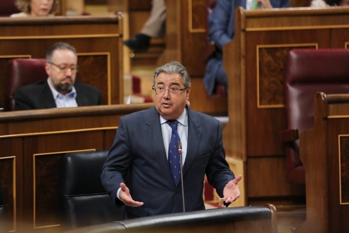 Juan Ignacio Zoido en la sesión de control al Gobierno en el Congreso