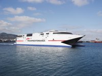 Trasmediterránea refuerza con alta velocidad los servicios entre Málaga y Melilla durante la Semana Santa