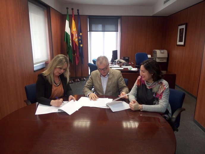 Convenio entre la Junta de Andalucía y el Ayuntamiento de San Juan del Puerto. 