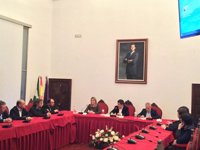 Presentación de un libro de fotografías sobre la Semana Santa de Baeza