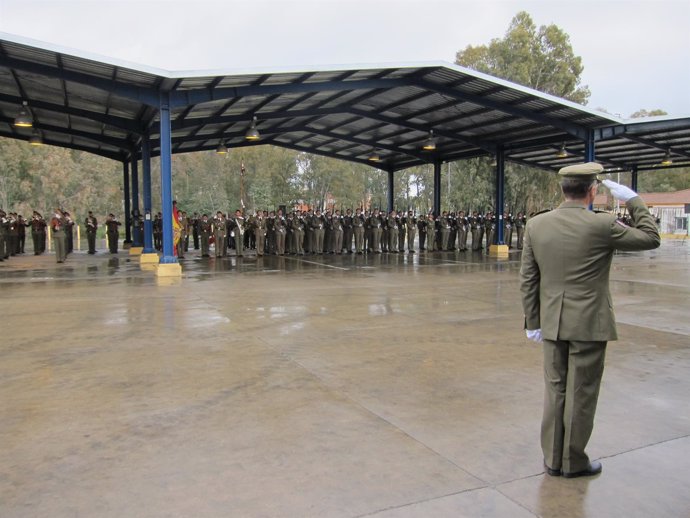 Militares en formación en la base de Cerro Muriano