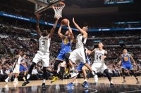 Los Warriors remontan en San Antonio y sentencian el liderato del Oeste