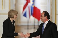 Hollande dice a May que solo se podrá hablar de la relación futura si hay progresos en acuerdo para el Brexit