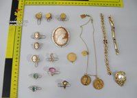 Detenida una empleada por robar 60.000 euros en joyas en la casa donde trabajaba en Puerto Mazarrón