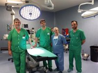 Hospitales de la capital incorporan una nueva técnica de cirugía del cáncer de esófago por laparoscopia