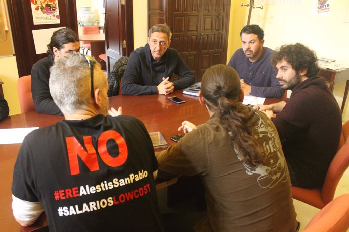 Moreno reunido con los trabajadores. 