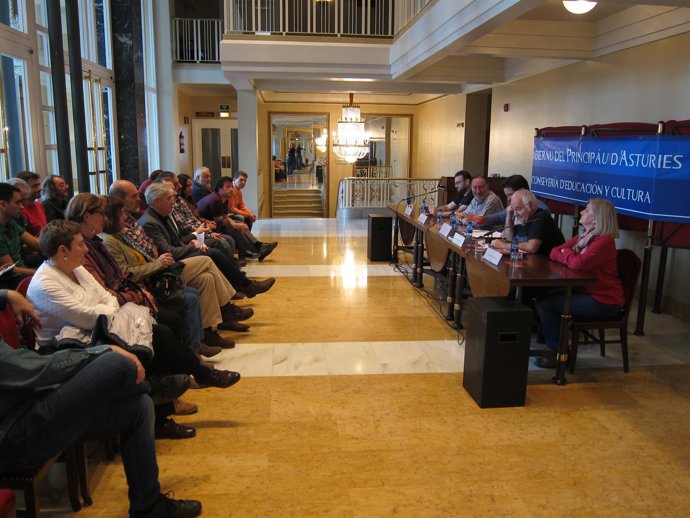 Alcuentru d'autores dramáticos n'asturianu. 