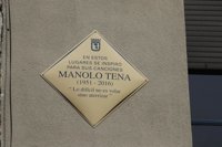 Rosario Flores, Nacho García Vega y David de María homenajean a Manolo Tena, que ya cuenta con una placa en Lavapiés