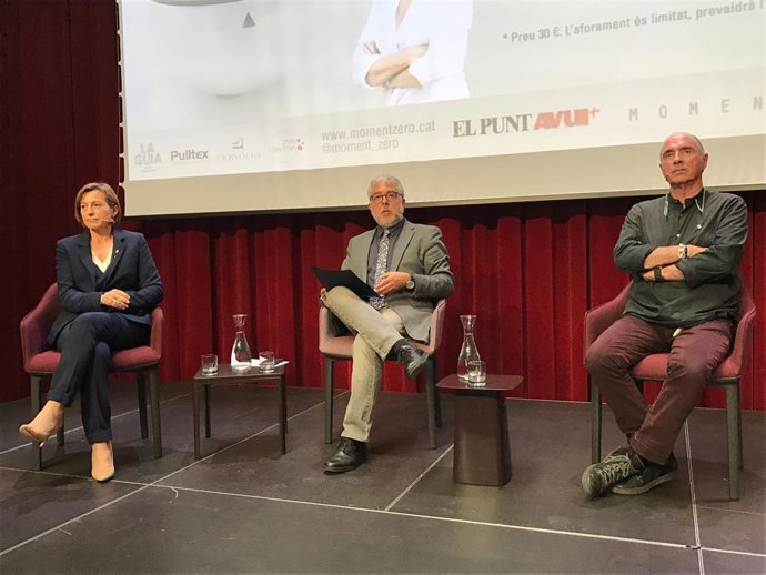 Carme Forcadell, X.Xirgu y Ll.Llach