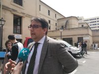 Trasladadas diez personas al Hospital San Pedro de Alcántara de Cáceres tras el incendio en el de la Montaña