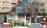 Desalojado un edificio en Lleida por un incendio en un supermercado