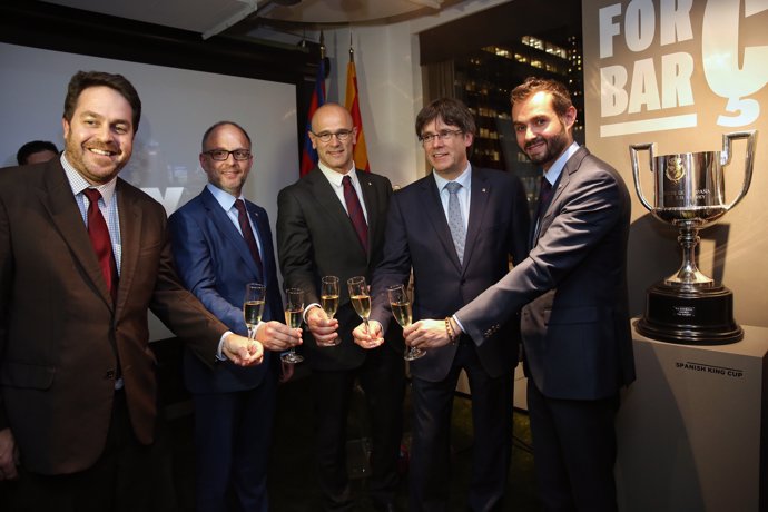 Puigdemont durant una recepció organitzada pel FC Barcelona