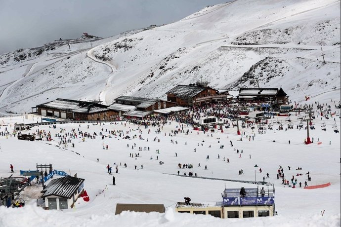 Panorámica de una de las zonas de la estación de esquí de Sierra Nevada