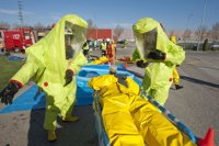 Un centenar de efectivos de emergencias participan en un simulacro por accidente químico en Guardian Navarra
