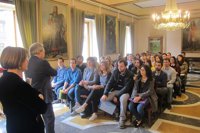 El alcalde recibe a los 62 contratados en prácticas por el Ayuntamiento