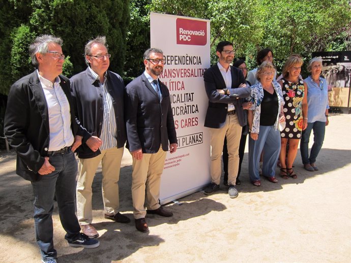 Ignasi Planas junto al resto de integrantes en la presentación de su candidatura